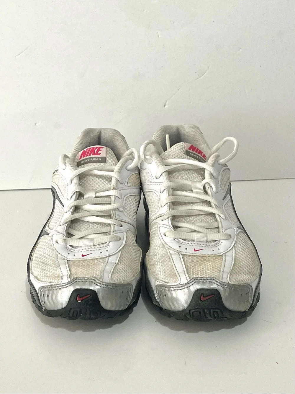 Women’s 6.5 Nike Reax Run 5 Athletic Shoes White Silver Metallic 407987-116